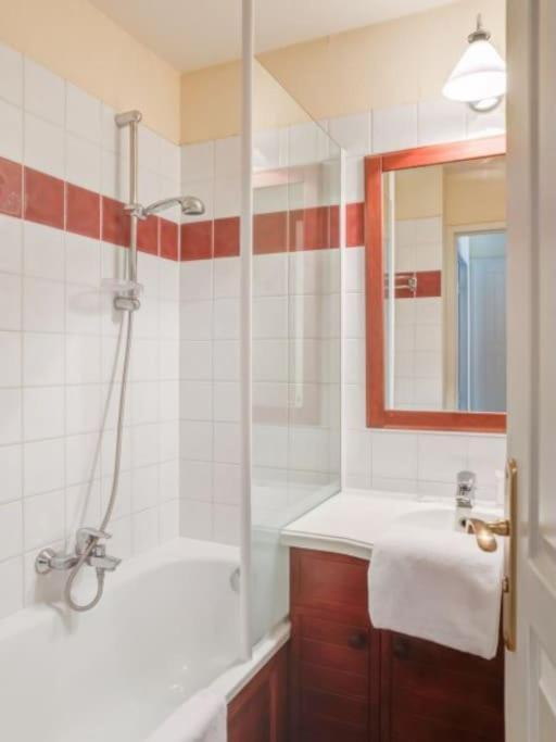 Appartement 1-Appt Avec Piscine A St-Jean Pays-Basque à Uhart-Cize Extérieur photo